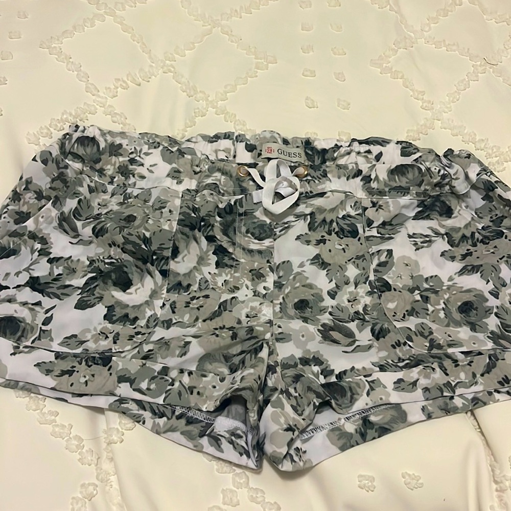Floral GUESS shorts
